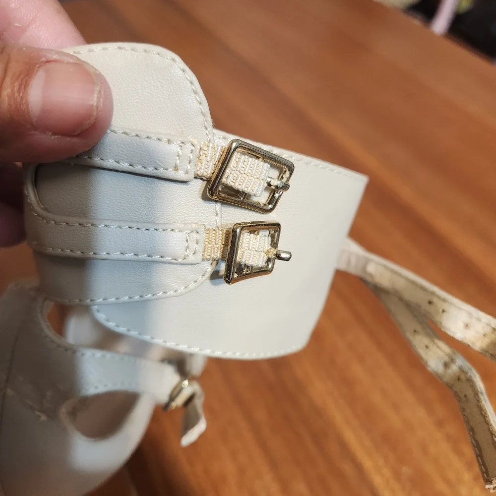 Bebe beige high heels size 6